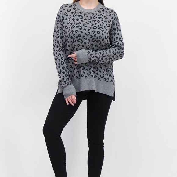 NWT Eddie Bauer Animal Print Sweater Size Medium - Picture 2 of 3